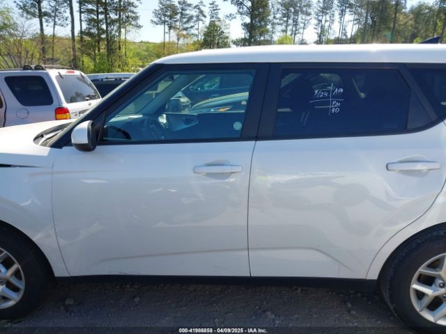 KNDJ23AU4R7911082 KIA SOUL LX