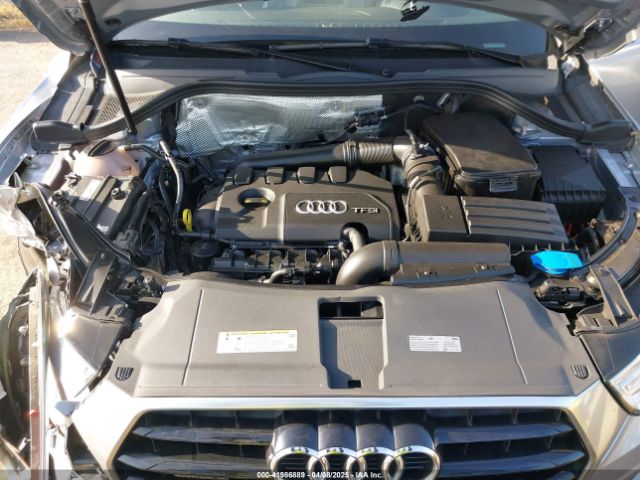 WA1JCCFSXHR000319 Audi Q3 2.0t Premium