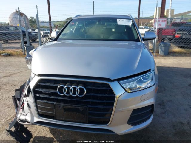 WA1JCCFSXHR000319 Audi Q3 2.0t Premium