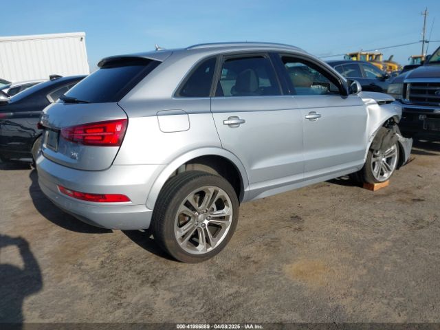 WA1JCCFSXHR000319 Audi Q3 2.0t Premium