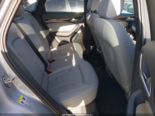 WA1JCCFSXHR000319 Audi Q3 2.0t Premium