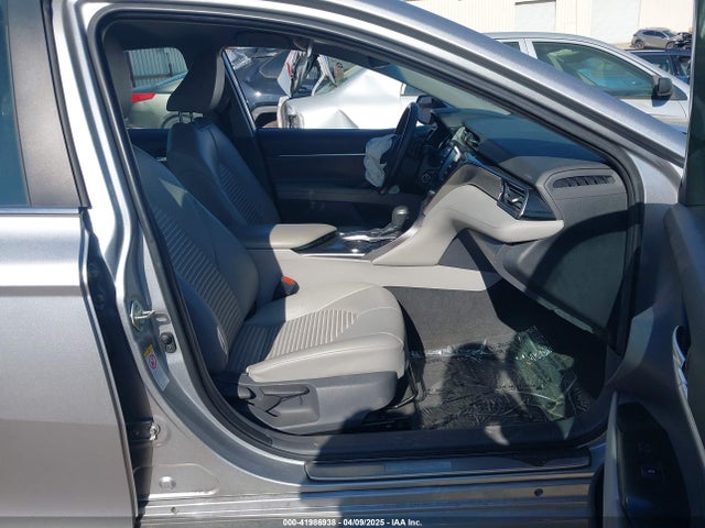 4T1B11HK1KU681049 Toyota CAMRY SE