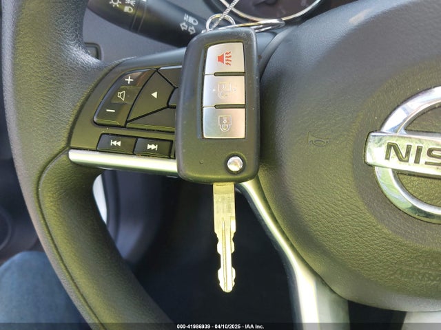 JN1BJ1CP5HW010457 Nissan Rogue Sport S