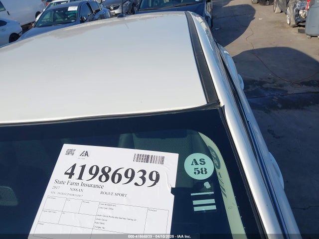 JN1BJ1CP5HW010457 Nissan Rogue Sport S