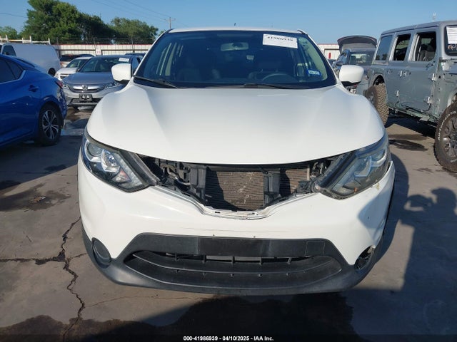 JN1BJ1CP5HW010457 Nissan Rogue Sport S