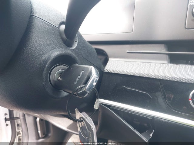KNDPU3DF4R7310949 KIA Sportage Lx