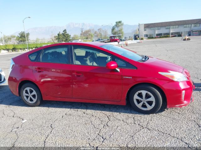 JTDKN3DU4F1984801 Toyota Prius Two