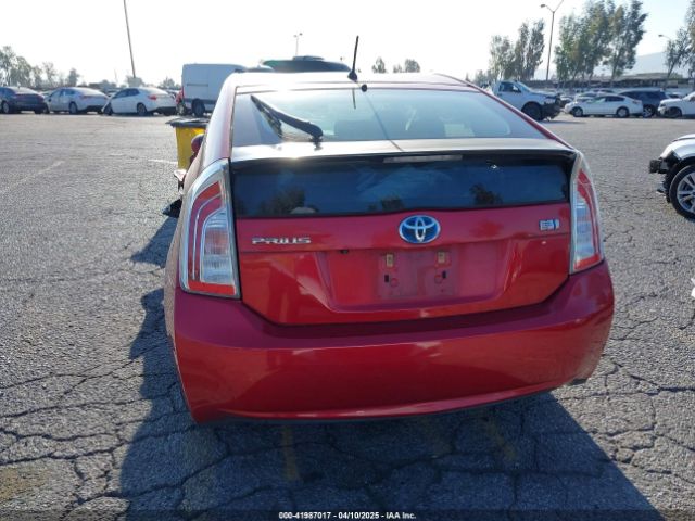 JTDKN3DU4F1984801 Toyota Prius Two
