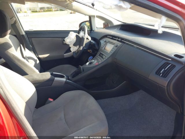 JTDKN3DU4F1984801 Toyota Prius Two