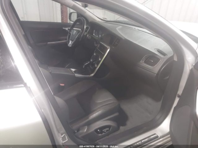 YV4612HK2G1016047 Volvo V60 Cross Country T5
