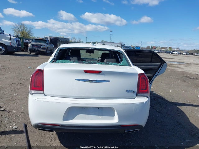 Chrysler 300 300s 2019 2C3CCABG6KH659109 Image 17