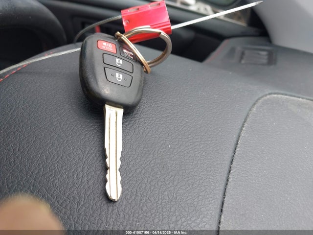 4T1BF1FK0HU329240 Toyota CAMRY SE