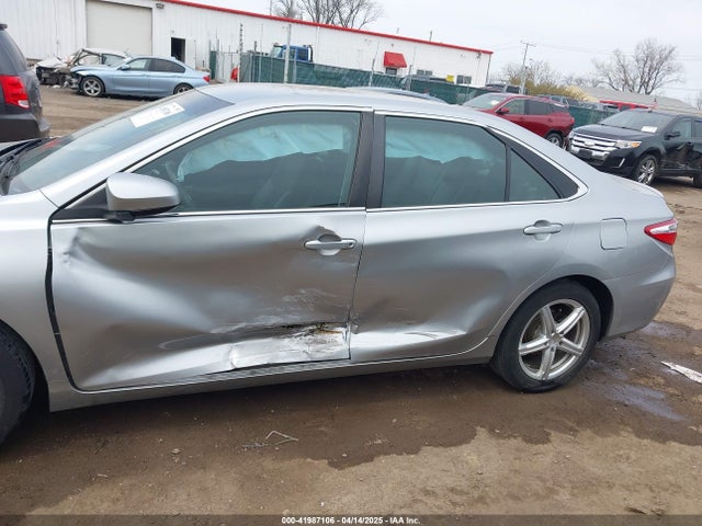 4T1BF1FK0HU329240 Toyota CAMRY SE