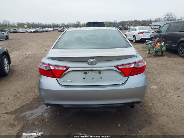 4T1BF1FK0HU329240 Toyota CAMRY SE