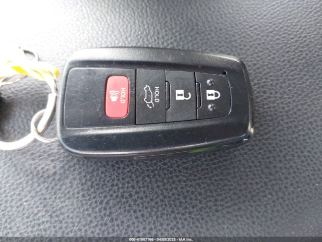 2T3P1RFV9NC265233 Toyota Rav4 Xle
