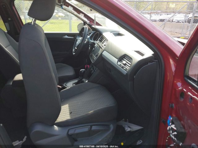 3VV1B7AX8JM027594 Volkswagen Tiguan 2.0t S
