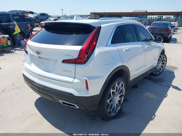 2024 CADILLAC XT4 1GYFZDR40RF100102 Photo 3