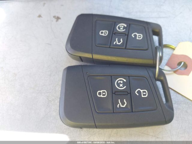 3VV3B7AX8NM025052 Volkswagen Tiguan 2.0t Se