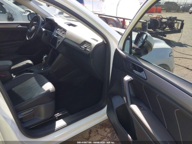 3VV3B7AX8NM025052 Volkswagen Tiguan 2.0t Se