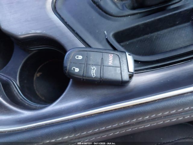 2C3CDZAG5HH578236 Dodge Challenger Sxt