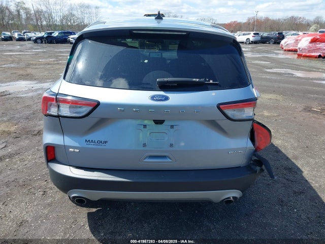 1FMCU9G6XNUB66750 Ford ESCAPE SE