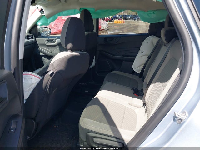 1FMCU9G6XNUB66750 Ford ESCAPE SE