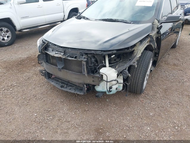1G1ZD5ST0JF204997 Chevrolet MALIBU LT
