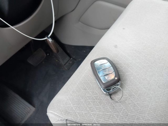 KM8J33A28HU399978 Hyundai Tucson Sport