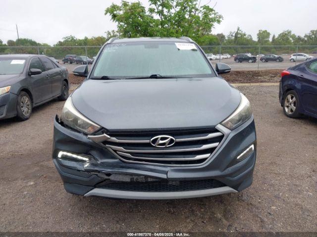KM8J33A28HU399978 Hyundai Tucson Sport