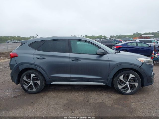 KM8J33A28HU399978 Hyundai Tucson Sport