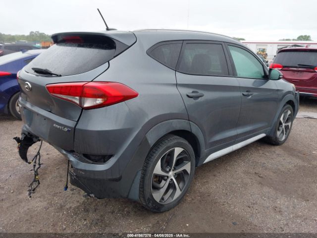KM8J33A28HU399978 Hyundai Tucson Sport