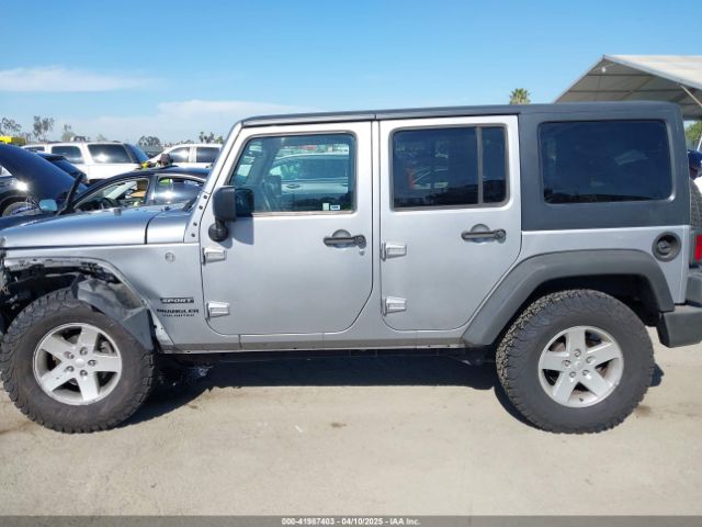 1C4BJWDG5GL309813 Jeep Wrangler Unlimited Sport