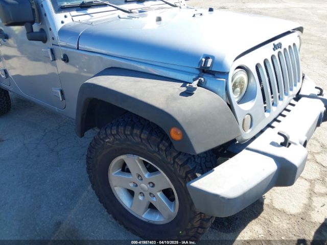 1C4BJWDG5GL309813 Jeep Wrangler Unlimited Sport
