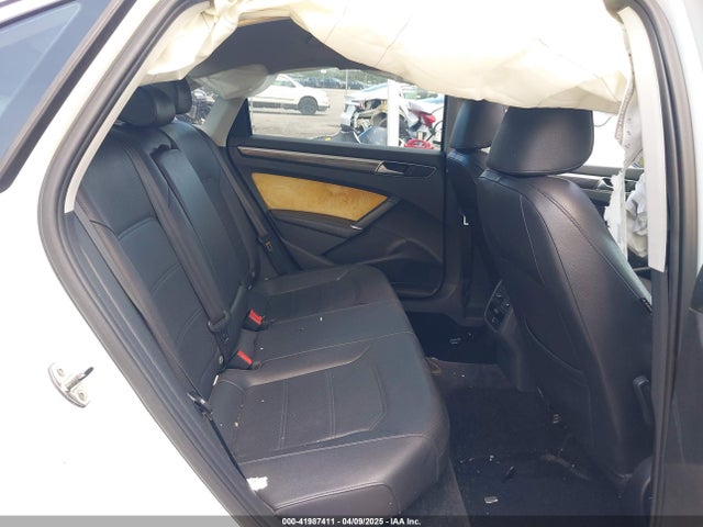1VWBS7A35GC036910 Volkswagen Passat 1.8t Se