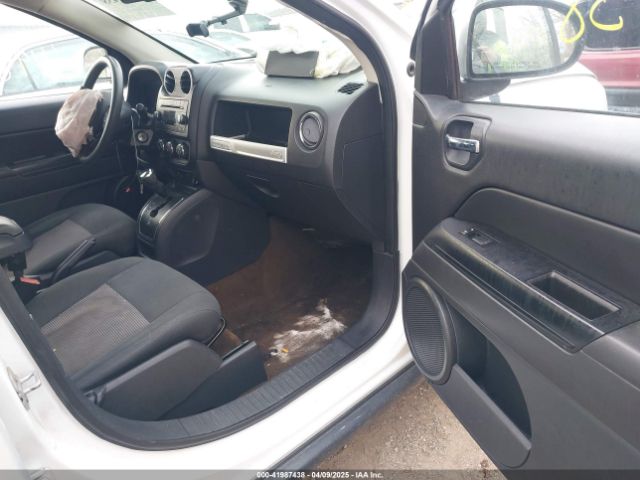 1C4NJCBBXFD263679 Jeep Compass Sport