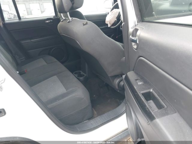 1C4NJCBBXFD263679 Jeep Compass Sport
