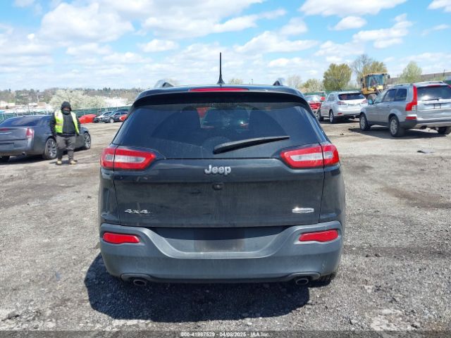 1C4PJMCS8EW257959 Jeep Cherokee Latitude