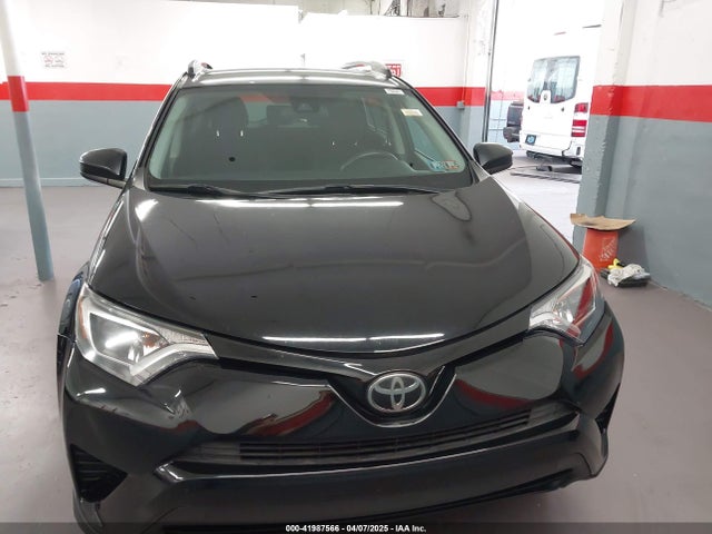 2T3BFREV6HW598229 Toyota RAV4 LE