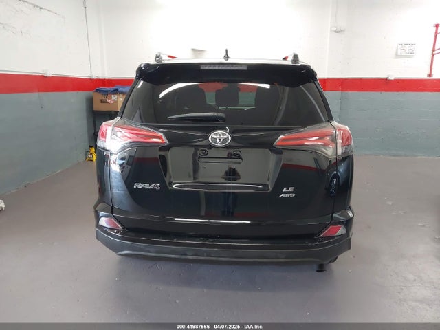 2T3BFREV6HW598229 Toyota RAV4 LE