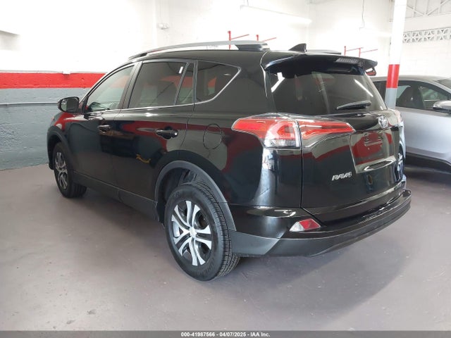 2T3BFREV6HW598229 Toyota RAV4 LE