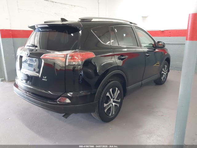 2T3BFREV6HW598229 Toyota RAV4 LE