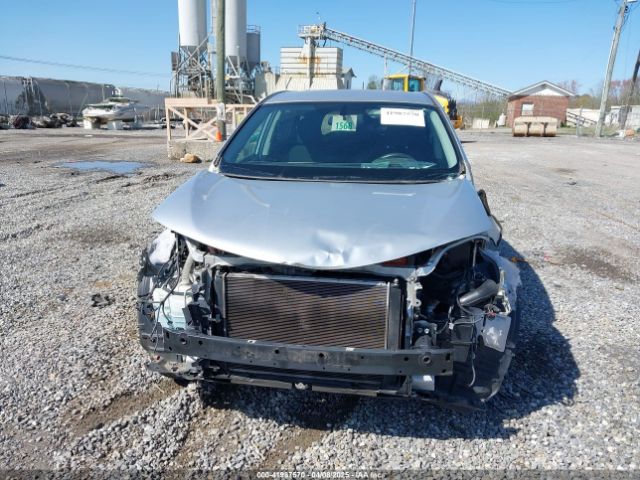 2T3BFREV0EW214117 Toyota RAV4 LE