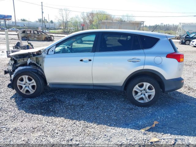 2T3BFREV0EW214117 Toyota RAV4 LE