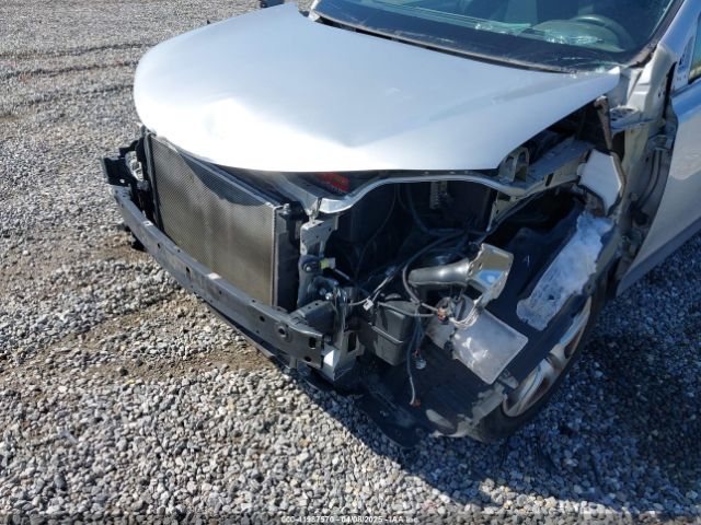 2T3BFREV0EW214117 Toyota RAV4 LE