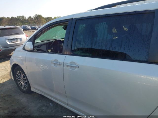 5TDYZ3DC3KS004798 Toyota Sienna Xle Premium 8 Passenger