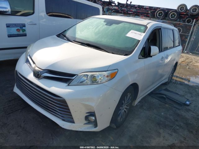 5TDYZ3DC3KS004798 Toyota Sienna Xle Premium 8 Passenger