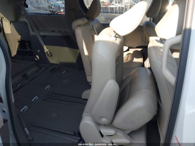 5TDYZ3DC3KS004798 Toyota Sienna Xle Premium 8 Passenger
