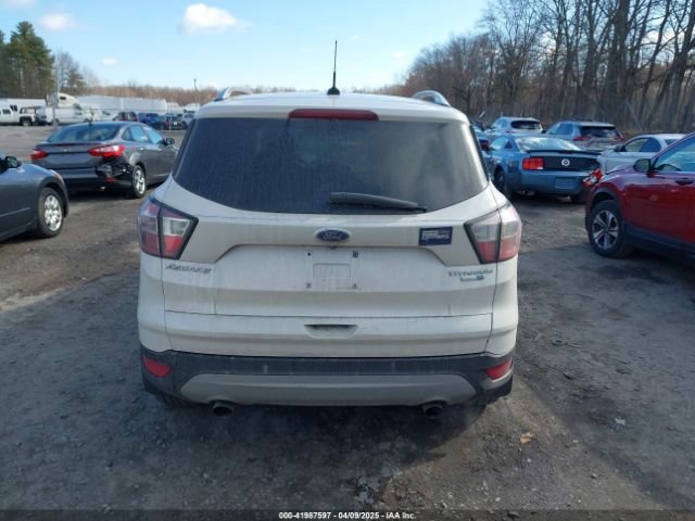 1FMCU9JD8HUC58242 Ford Escape Titanium