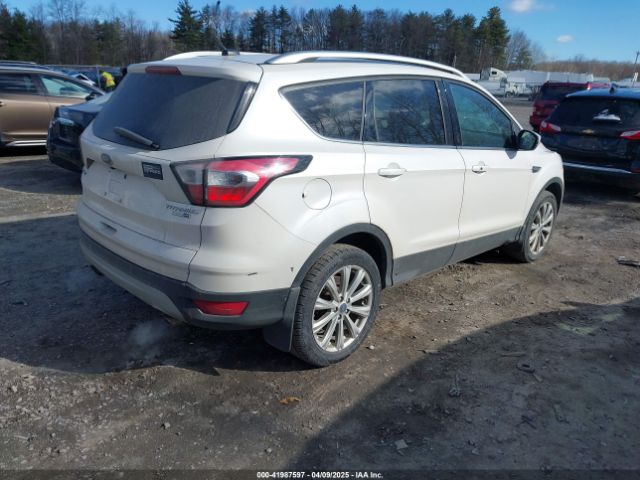 1FMCU9JD8HUC58242 Ford Escape Titanium