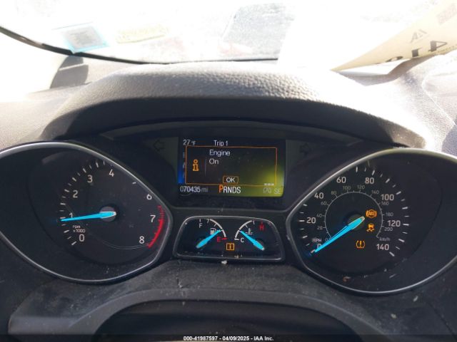 1FMCU9JD8HUC58242 Ford Escape Titanium